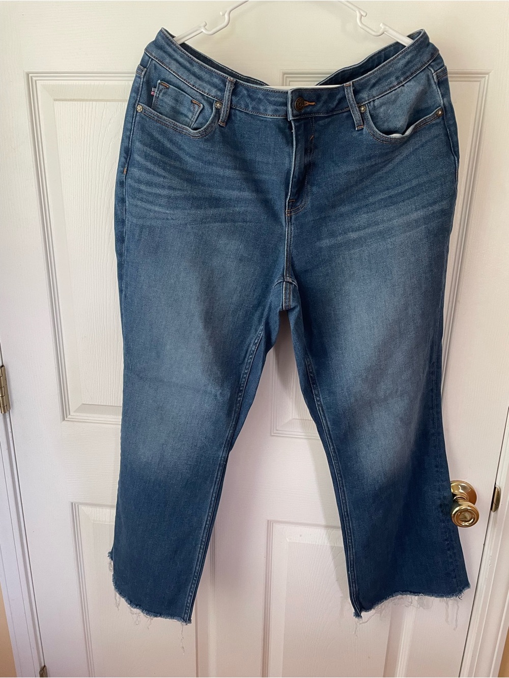Vigoss Marley Crop Boot Jeans Size 16 Medium Wash Raw Hem Stretch Denim 👖